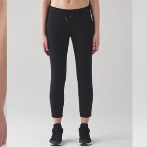 Lululemon On The Fly Pant Black size 6